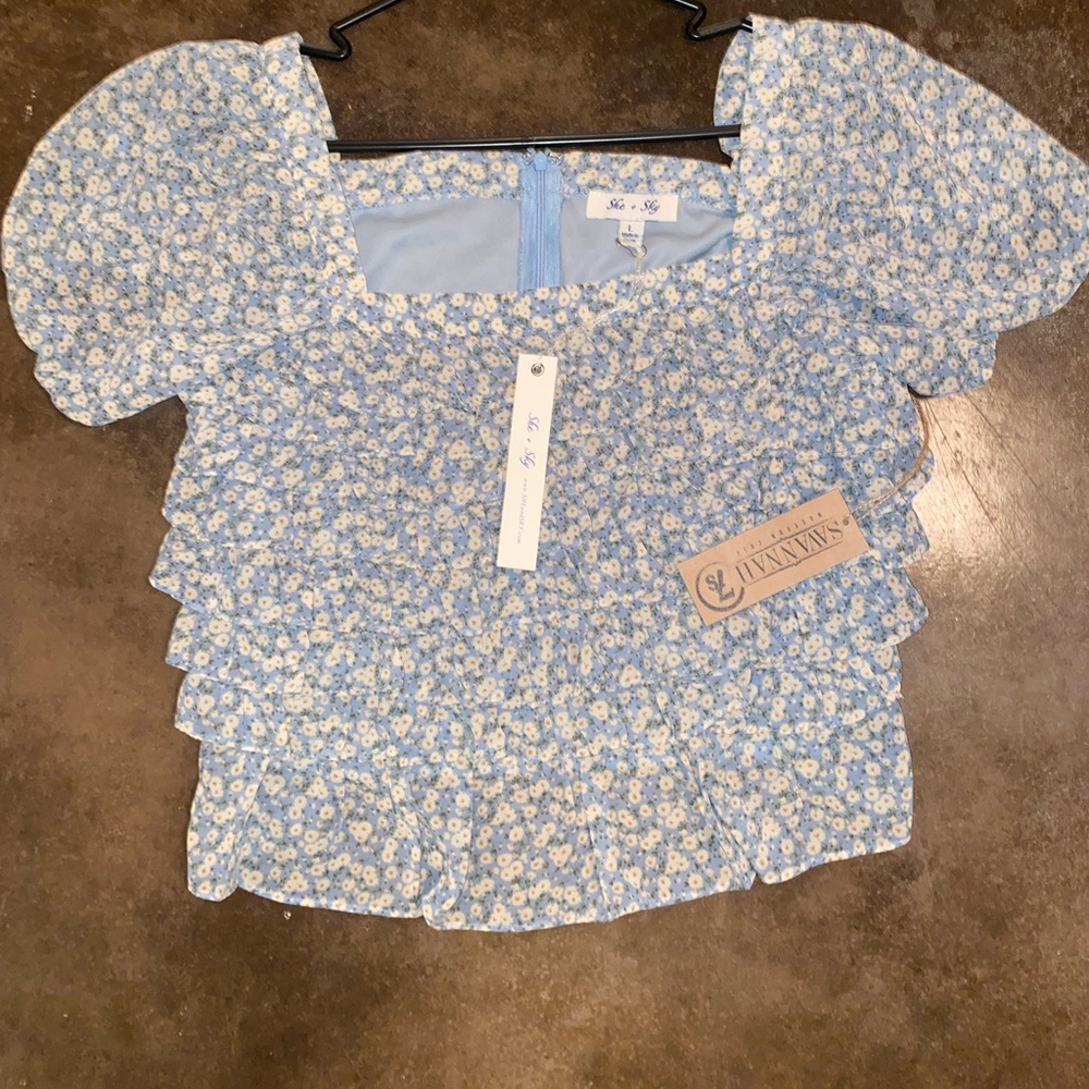 Savannah Sevens Top size large NWT